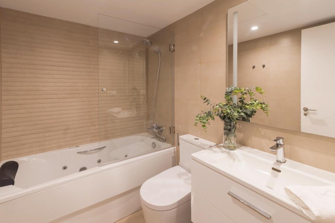 Premium Apartment & Free Parking By Ele Apartments Malaga Exterior photo